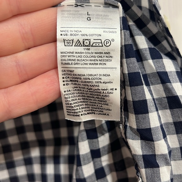 Old Navy The Classic Shirt Navy Blue and White Gingham Button Down Size Large - Picture 4 of 4